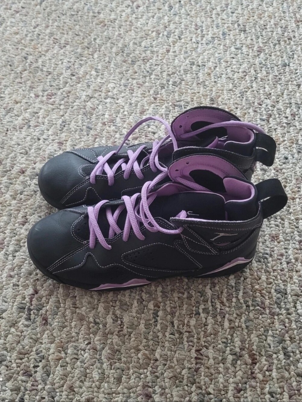 Jordans Size 7Y Fits Womans 8.5/9
